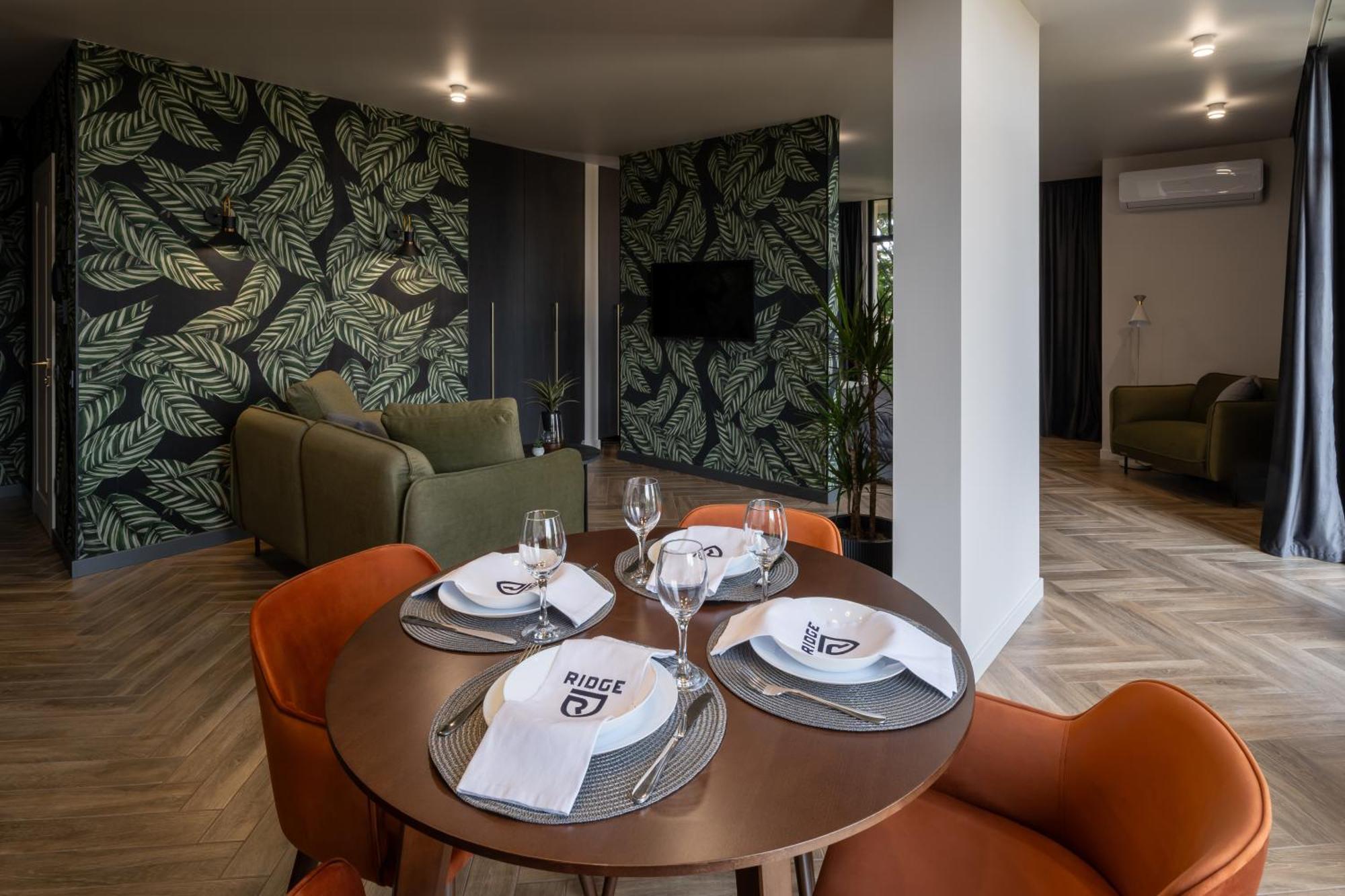 Deluxe Apartment